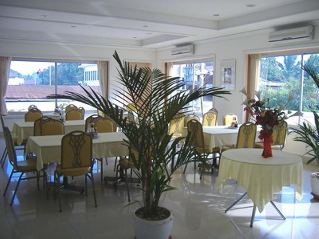 Seng Aroun Hotel Паксе Екстериор снимка