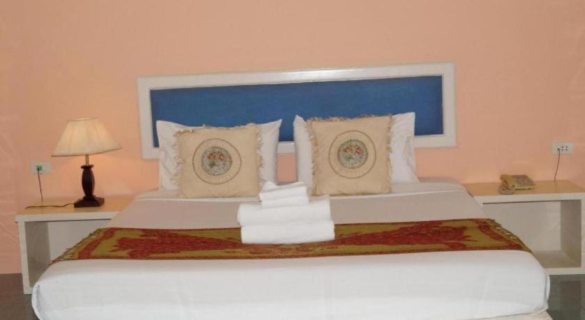 Seng Aroun Hotel Паксе Екстериор снимка