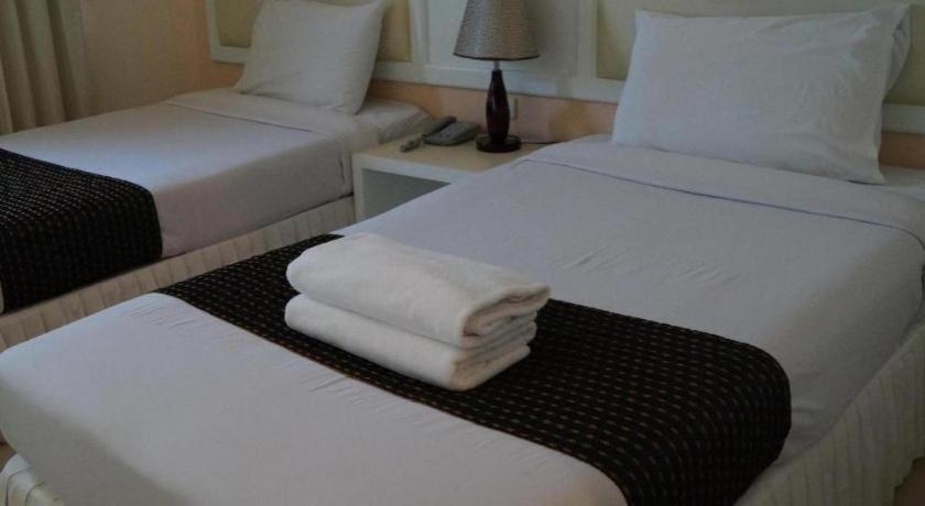 Seng Aroun Hotel Паксе Екстериор снимка